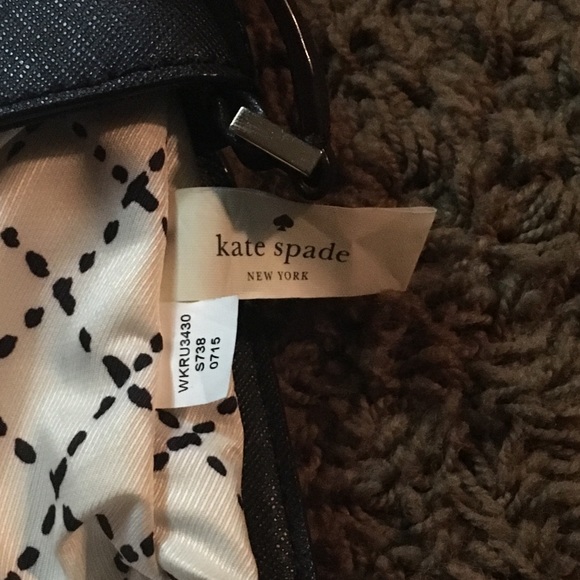 SOLD Authentic Kate Spade Crossbody turn lock purse - Picture 5 of 8